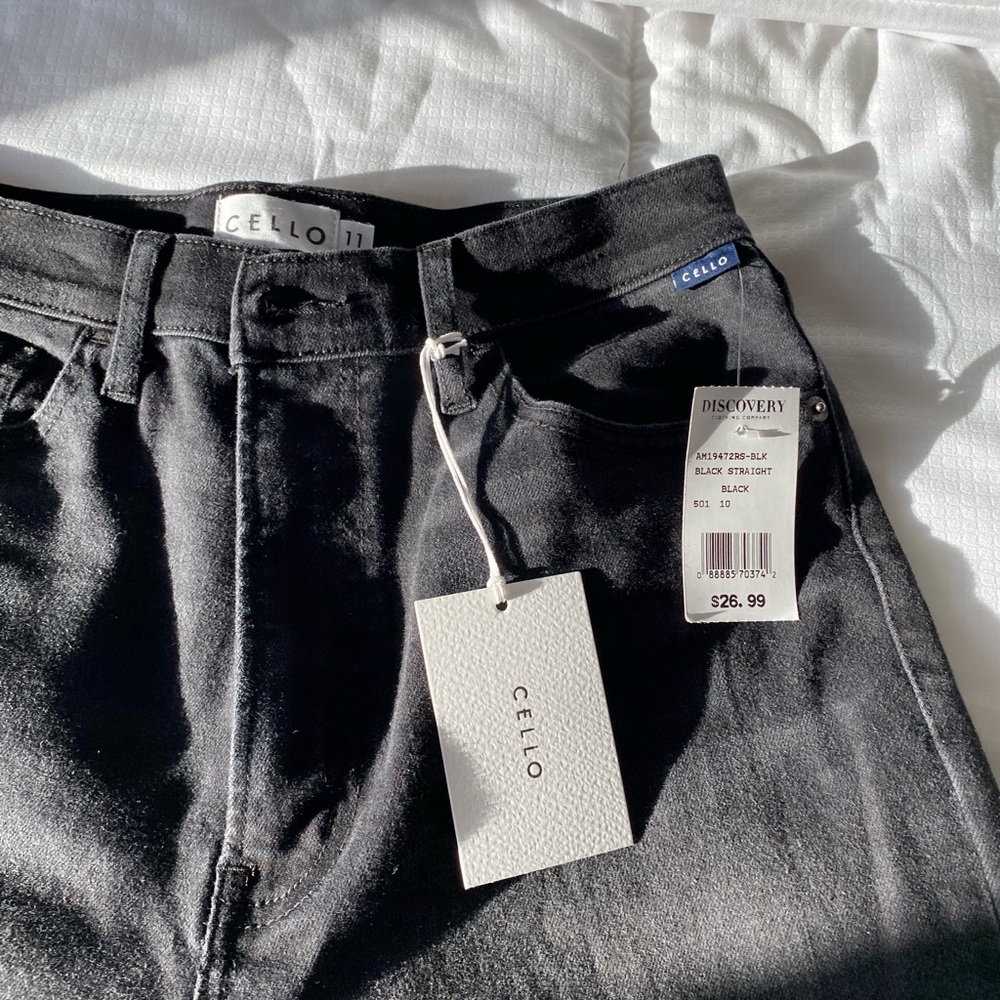 Discovery Cello Women’s Black Jeans